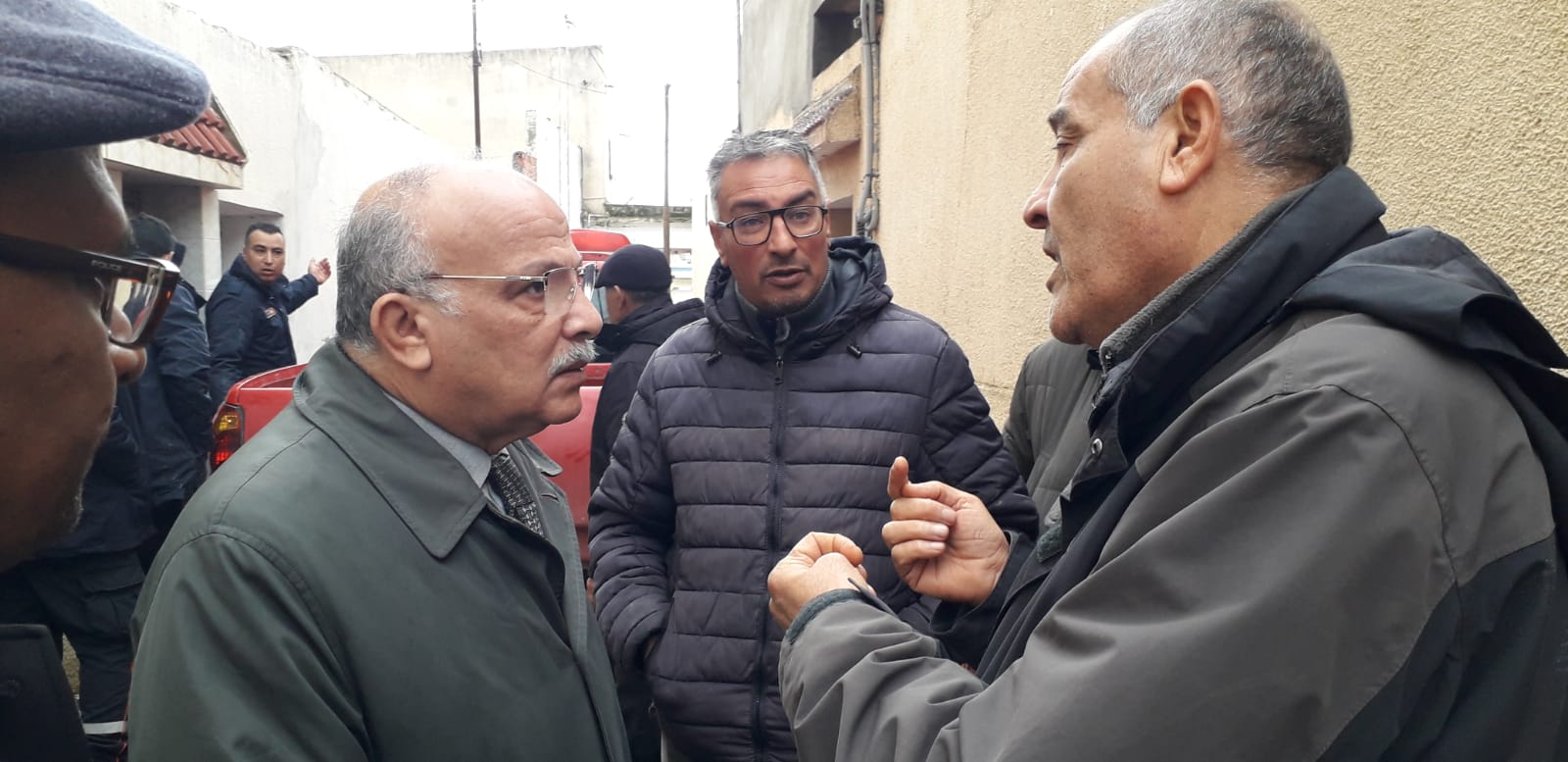 منوبة..الوالي يتفقد مناطق مختلفة في الولاية و يقف على بعض الأضرار